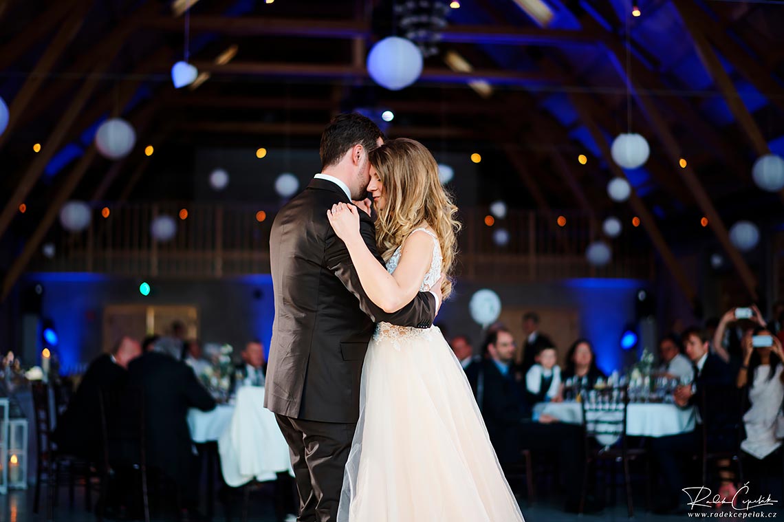 bride and groom the first dance wedding photography