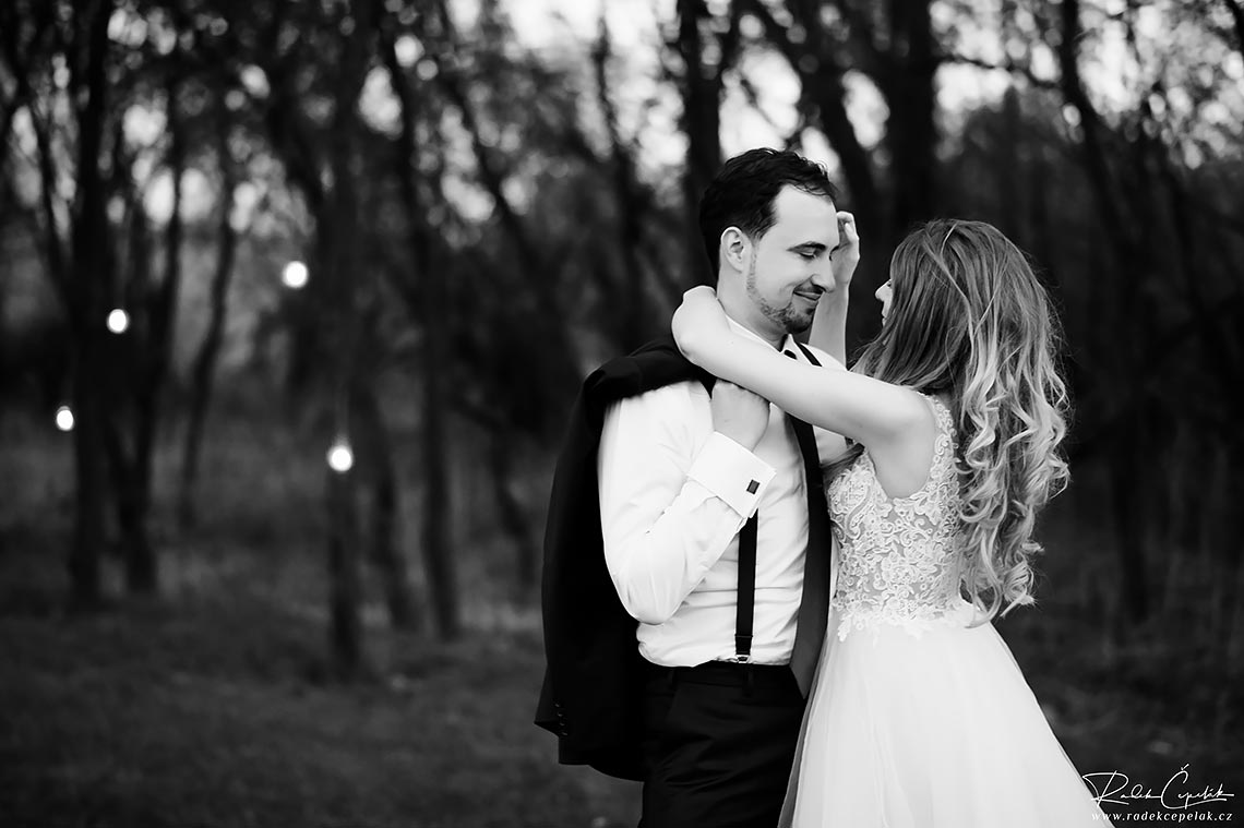 romantic black and white wedding photography