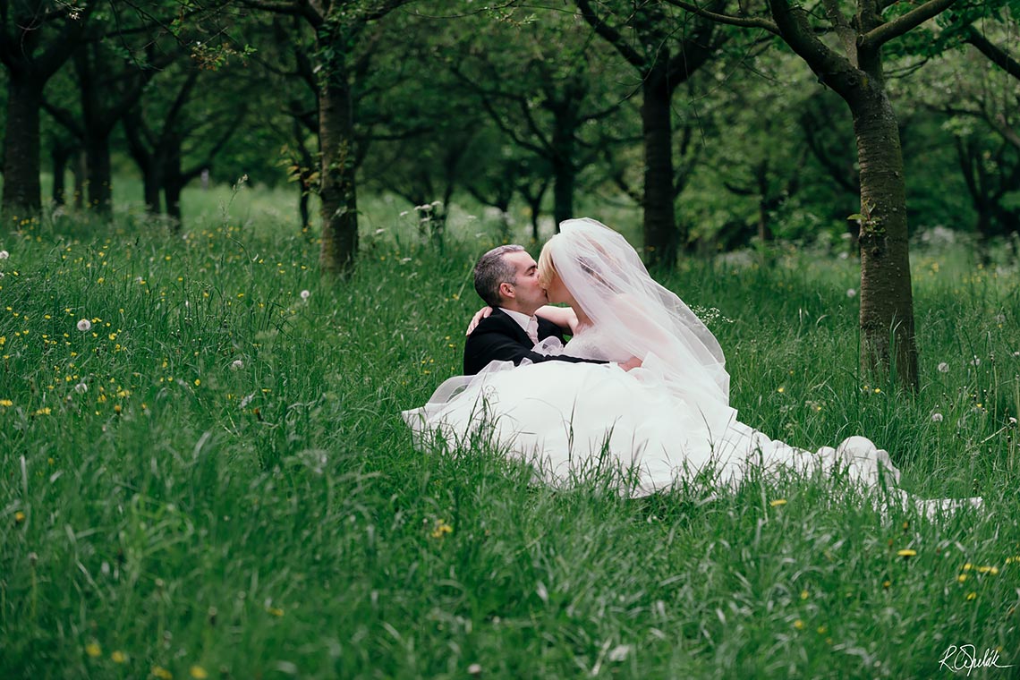 wedding photography of newlyweds at the nature in Prague