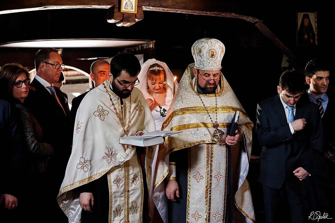 wedding ceremony in the Church of the Archangel Michael in Prague