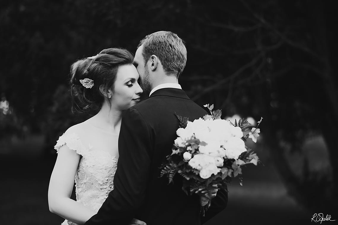 bride and groom black and white wedding photography
