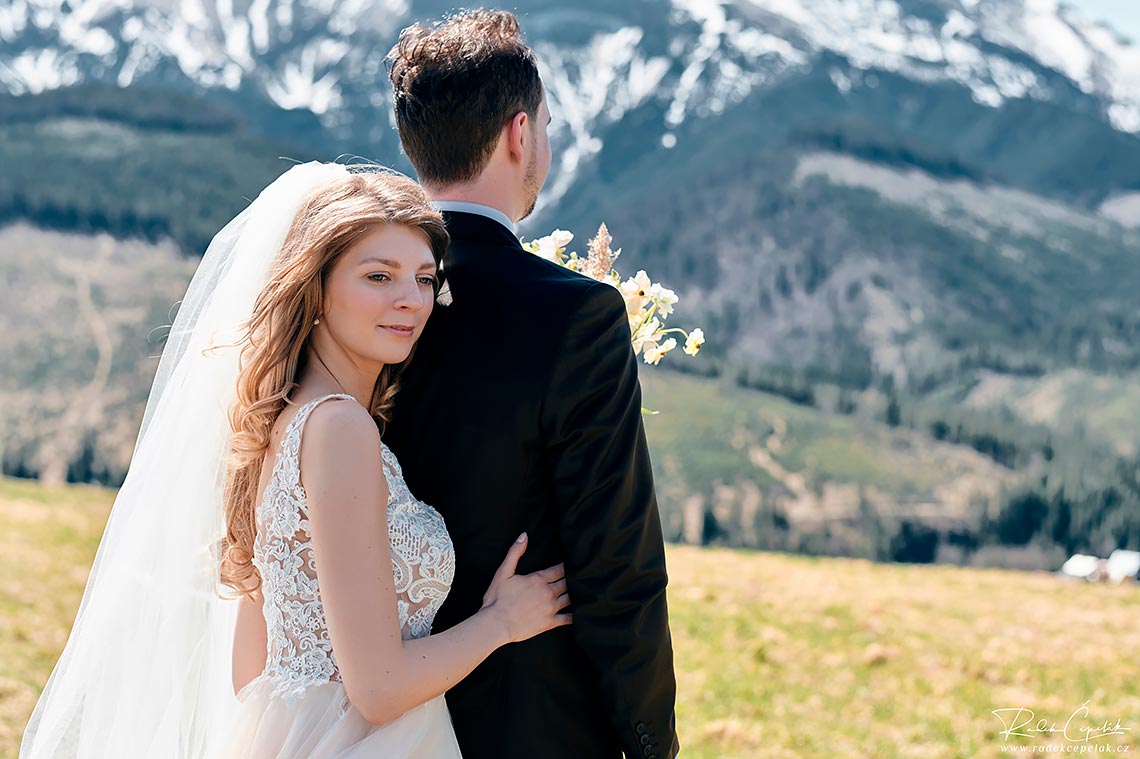 bride and groom first look