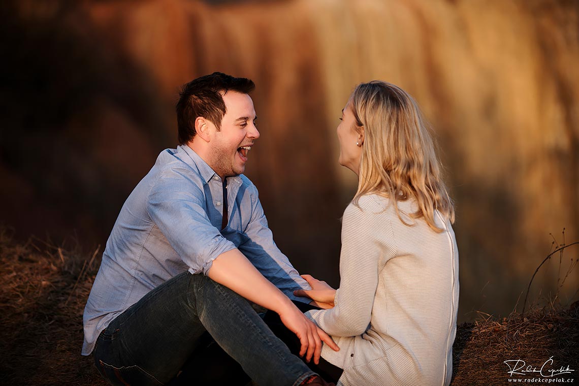 couple pre wedding photography in Prokopske valley in Prague