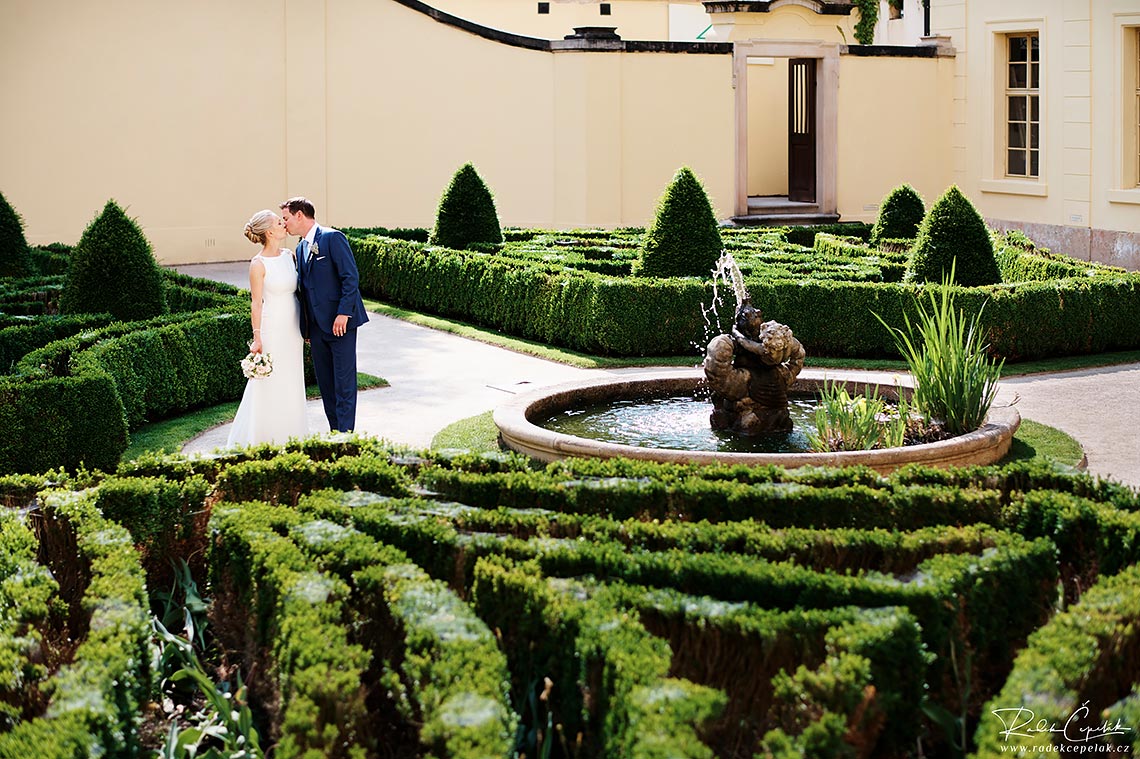 bride and groom wedding photography