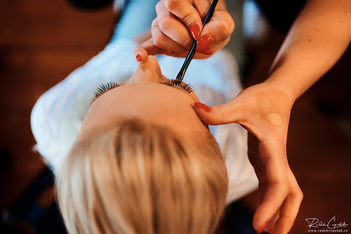 wedding photo bridal eye lashes