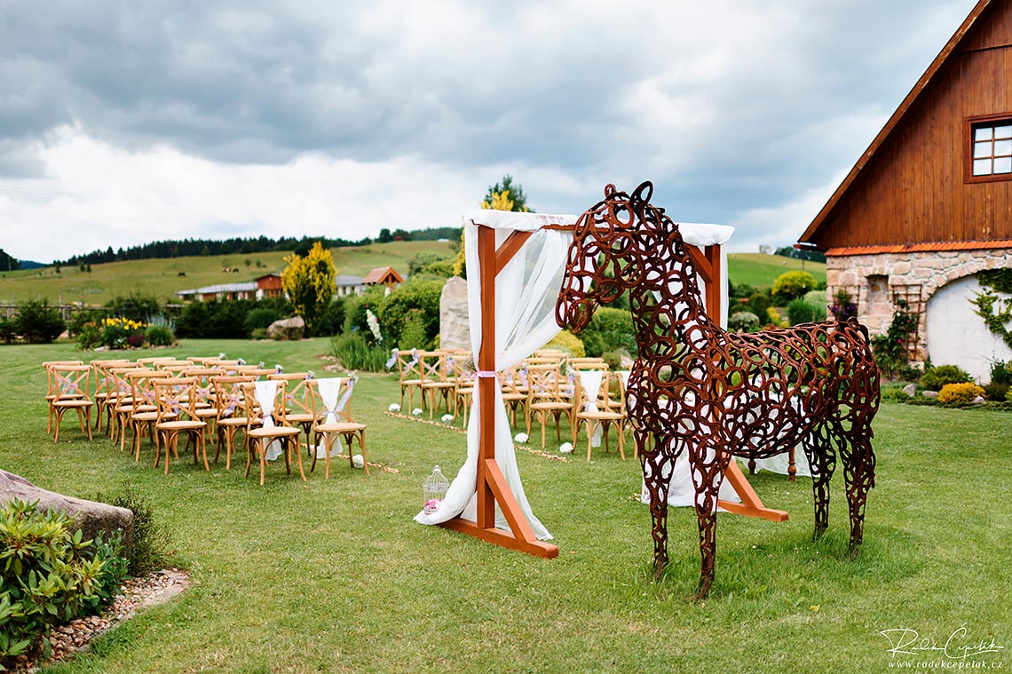 wedding ceremony in Czech countryside