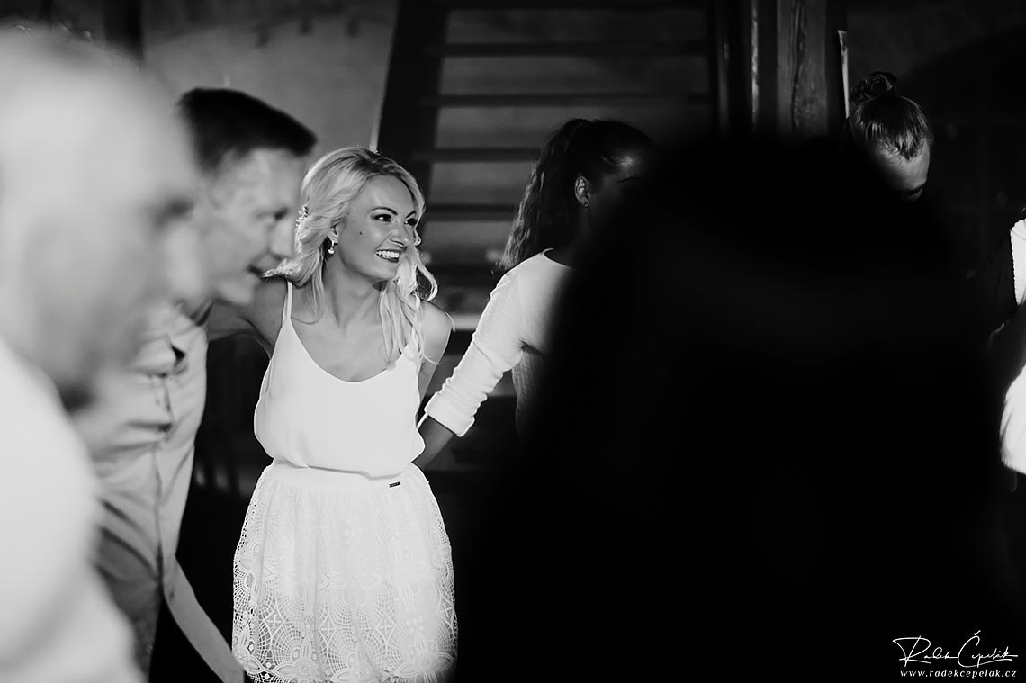 Bride dancing after she changed the dress