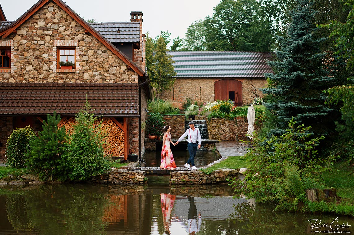 Czech wedding at a barn