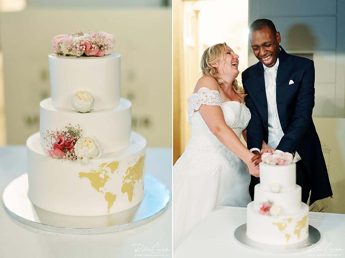 bride and groom cutting the  wedding cake in Villa Richter