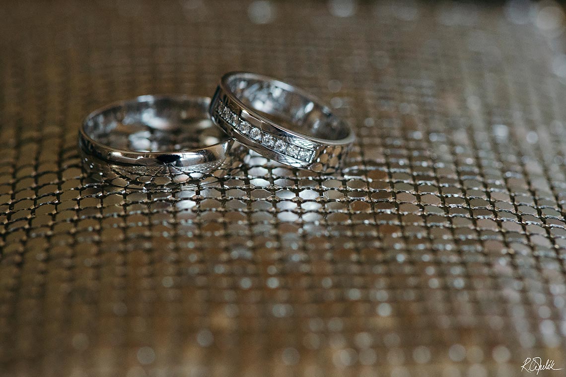 wedding bands detail macro photography