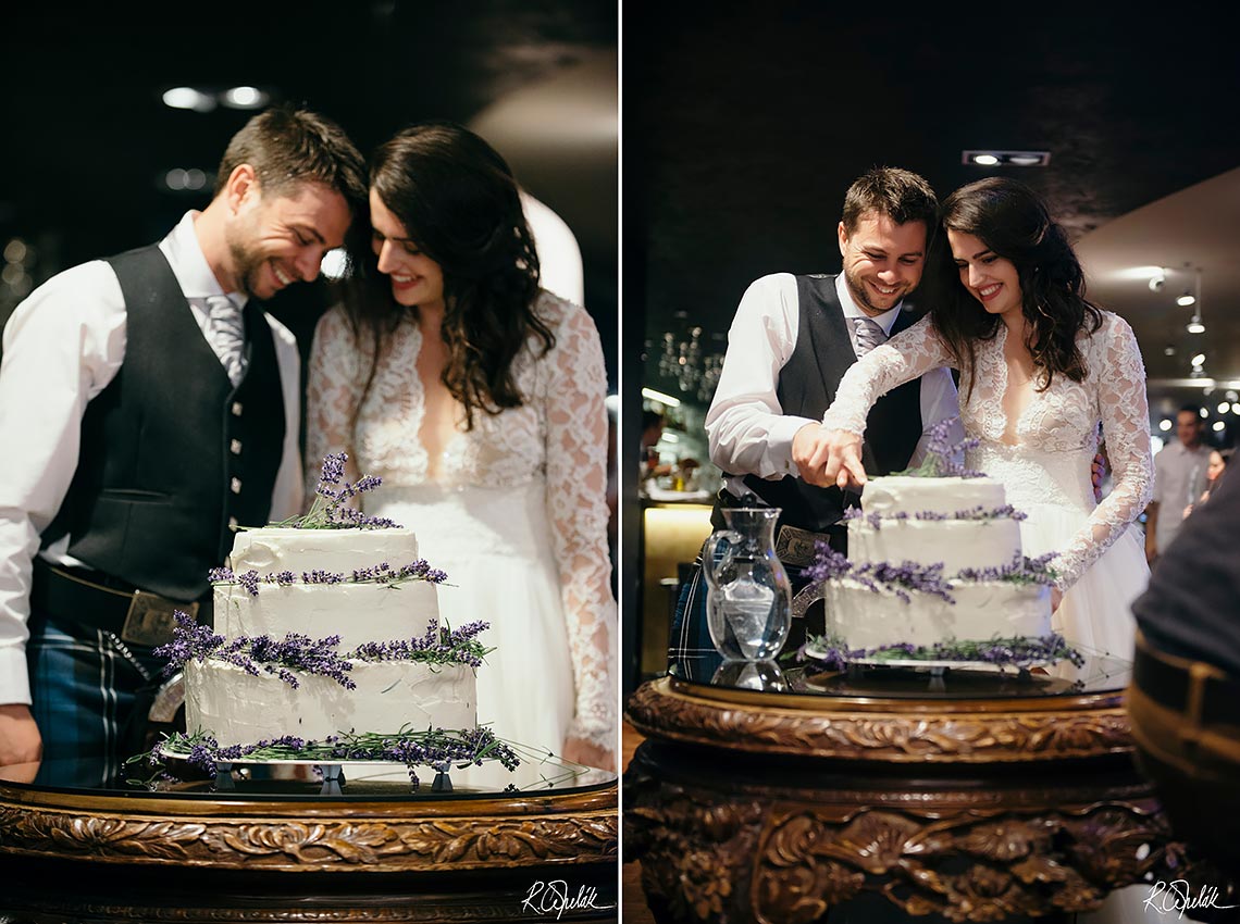 bride and groom cutting the cake in Mlynec restaurant in Prague