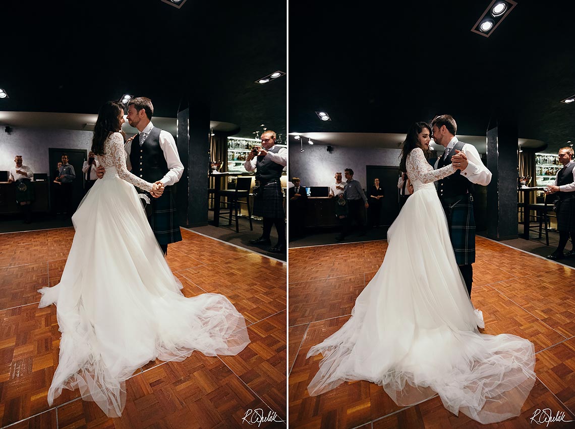 wedding photography of first dance in restaurant Mlynec in Prague