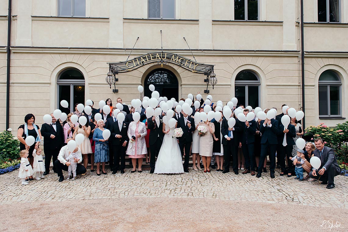 funny group wedding photography