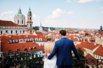 Wedding photography in Vrtba garden with view on Prague