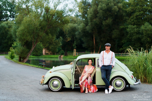 wedding with a vw beatle, photo of bride and groom