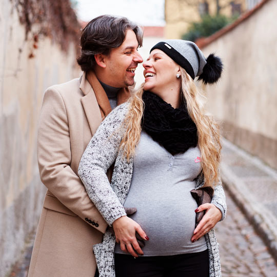 pregnancy photo session Prague